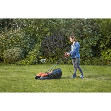 BLACK+DECKER elektrische grasmaaier BEMW451BH 32cm 1200W Black & Decker BLACK+DECKER Elektrische Grasmaaier BEMW451BH 32cm 1200W -Buiten Tuin 123 3643