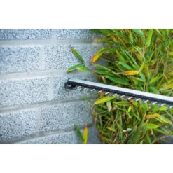 LUX 20V Heggenschaar (zonder Accu) 5 LUX 20V Heggenschaar (zonder Accu) -Buiten Tuin 123 3662