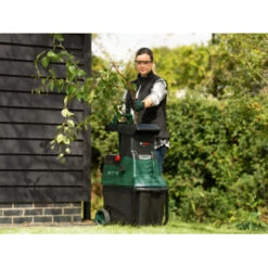 Bosch Hakselaar AXT 25 TC -Buiten Tuin 123 3748