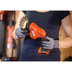 SKIL 20V Gras- En Struikschaar 0630CA (zonder Accu) 8 SKIL 20V Gras- En Struikschaar 0630CA (zonder Accu) -Buiten Tuin 123 3852