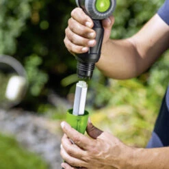 LUX 20V Telescopische Heggenschaar/kettingzaag (zonder Accu) 4 LUX 20V Telescopische Heggenschaar/kettingzaag (zonder Accu) -Buiten Tuin 123 3913