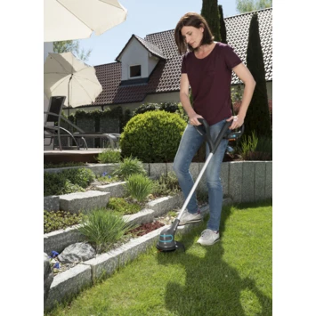 Gardena 14,4V trimmer SmallCut Li-23R 22cm incl. 2,0Ah accu + lader Gardena 14,4V Trimmer SmallCut Li-23R 22cm Incl. 2,0Ah Accu + Lader -Buiten Tuin 123 3981
