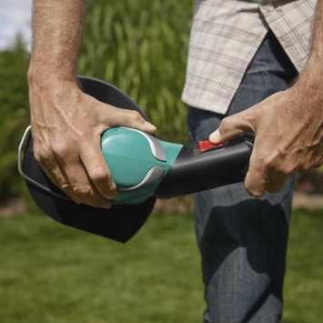 Bosch elektrische trimmer ART 24 - 400W 24cm Bosch Elektrische Trimmer ART 24 - 400W 24cm -Buiten Tuin 123 4016