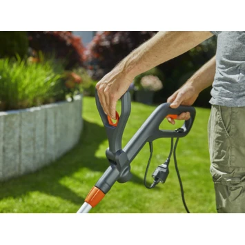 Gardena elektrische trimmer Easycut - 450W 25cm Gardena Elektrische Trimmer Easycut - 450W 25cm -Buiten Tuin 123 4046