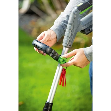 LUX 20V trimmer 26cm incl. 2,0Ah accu + lader LUX 20V Trimmer 26cm Incl. 2,0Ah Accu + Lader -Buiten Tuin 123 4111
