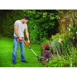 Black & Decker BLACK+DECKER 18V Trimmer ST182320 25cm Incl. 2,0Ah Accu + Lader 4 Black & Decker BLACK+DECKER 18V Trimmer ST182320 25cm Incl. 2,0Ah Accu + Lader -Buiten Tuin 123 4118