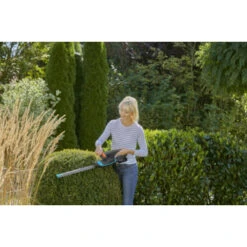 Gardena 18V Heggenschaar EasyCut (P4A) Incl. 2.0Ah Accu + Lader 3 Gardena 18V Heggenschaar EasyCut (P4A) Incl. 2.0Ah Accu + Lader -Buiten Tuin 123 4200