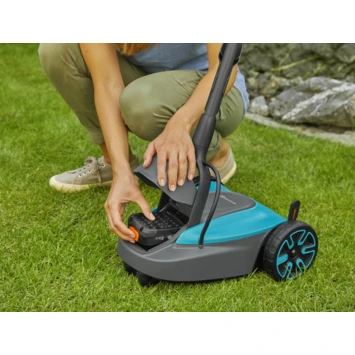 Gardena 18V grasmaaier HandyMower 22cm incl. 2,5Ah accu + lader Gardena 18V Grasmaaier HandyMower 22cm Incl. 2,5Ah Accu + Lader -Buiten Tuin 123 4358
