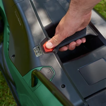 Bosch elektrische grasmaaier Universal Rotak 550 36cm 1300W Bosch Elektrische Grasmaaier Universal Rotak 550 36cm 1300W -Buiten Tuin 123 4418