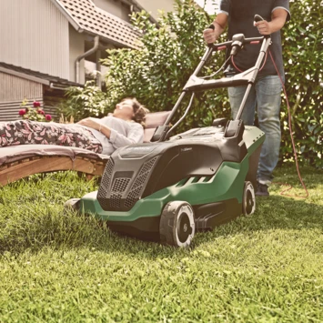 Bosch elektrische grasmaaier AdvancedRotak 650 41cm 1700W met opvouwbare opvangbak Bosch Elektrische Grasmaaier AdvancedRotak 650 41cm 1700W Met Opvouwbare Opvangbak -Buiten Tuin 123 4421