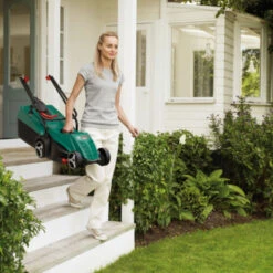 Bosch Elektrische Grasmaaier ARM 3200 32cm 1200W 4 Bosch Elektrische Grasmaaier ARM 3200 32cm 1200W -Buiten Tuin 123 4424