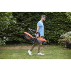 Black & Decker BLACK+DECKER 2x18V Grasmaaier BCMW33184L2-QW 33 Cm Incl. Twee 4,0 Ah Accu's 9 Black & Decker BLACK+DECKER 2x18V Grasmaaier BCMW33184L2-QW 33 Cm Incl. Twee 4,0 Ah Accu's -Buiten Tuin 123 4436