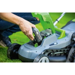 LUX 20V Accu Grasmaaier 33cm Incl. 2 Accu's 4,0Ah + Lader 5 LUX 20V Accu Grasmaaier 33cm Incl. 2 Accu's 4,0Ah + Lader -Buiten Tuin 123 4492