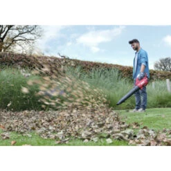 SKIL 20V Bladblazer 0330AC Brushless 2,5Ah Accu + Snellader 6 SKIL 20V Bladblazer 0330AC Brushless 2,5Ah Accu + Snellader -Buiten Tuin 123 4620