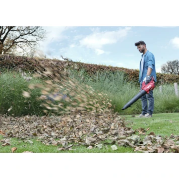 SKIL 20V bladblazer 0330AC brushless 2,5Ah accu + snellader SKIL 20V Bladblazer 0330AC Brushless 2,5Ah Accu + Snellader -Buiten Tuin 123 4620