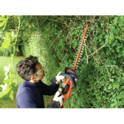 Black & Decker BLACK+DECKER 18V Heggenschaar GTC18504PC Incl. 4.0 Ah Accu 4 Black & Decker BLACK+DECKER 18V Heggenschaar GTC18504PC Incl. 4.0 Ah Accu -Buiten Tuin 123 4636