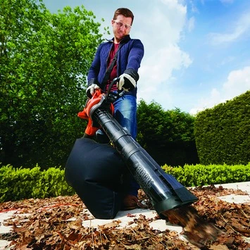 BLACK+DECKER elektrische bladblazer GW3030 Black & Decker BLACK+DECKER Elektrische Bladblazer GW3030 -Buiten Tuin 123 4641