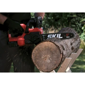 SKIL 20V kettingzaag 0534AA brushless 30cm + 4,0Ah accu + snellader SKIL 20V Kettingzaag 0534AA Brushless 30cm + 4,0Ah Accu + Snellader -Buiten Tuin 123 4646