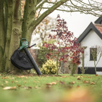 Bosch bladblazer Universal Garden Tidy 3-in-1 Bosch Bladblazer Universal Garden Tidy 3-in-1 -Buiten Tuin 123 4741