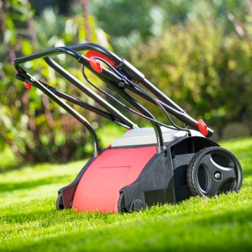 CMI Verticuteermachine 1200W CMI Verticuteermachine 1200W -Buiten Tuin 123 4890