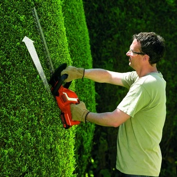 BLACK+DECKER 18V heggenschaar GTC1845L20 incl. 2.0Ah accu Black & Decker BLACK+DECKER 18V Heggenschaar GTC1845L20 Incl. 2.0Ah Accu -Buiten Tuin 123 4951